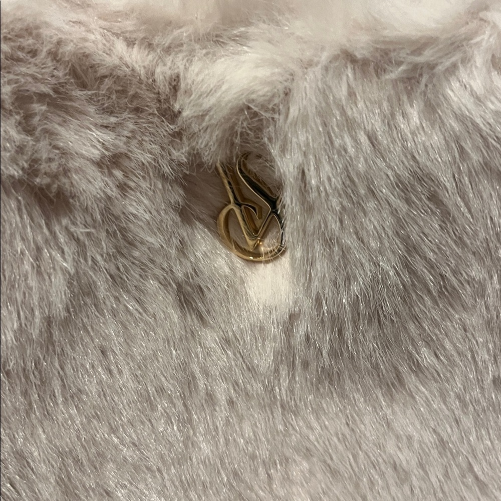 Victoria’s Secret Faux fur tote bag - Picture 2 of 8